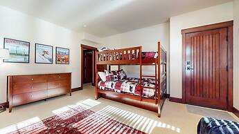 Juniper Crest #25 4 Bedroom Condo by RedAwning