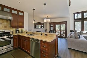 Juniper Crest #25 4 Bedroom Condo by RedAwning