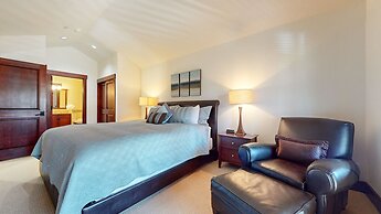 Juniper Crest #25 4 Bedroom Condo by RedAwning