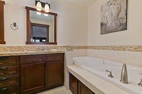 Juniper Crest #25 4 Bedroom Condo by RedAwning