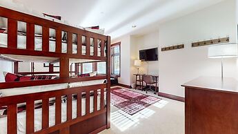 Juniper Crest #25 4 Bedroom Condo by RedAwning