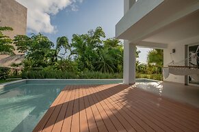 Casa Serena With Private Pool 2 Bedroom Condo by RedAwning