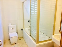 Peninsula Hotel & Towers