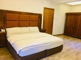 Peninsula Hotel & Towers