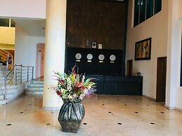 Peninsula Hotel & Towers