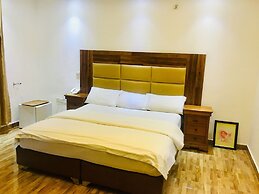 Peninsula Hotel & Towers