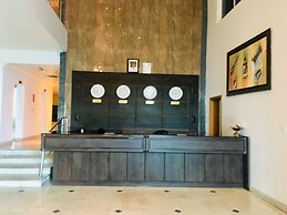 Peninsula Hotel & Towers