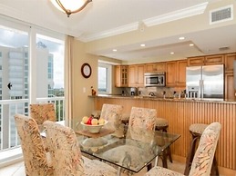Deluxe Condo with Spectacular Views of the Gulf and Bay; Walk to the b