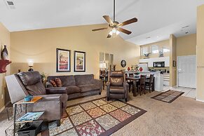 Nature's Mix 2 Bedroom Condo by RedAwning