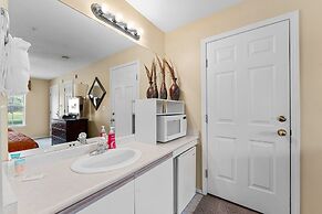 Nature's Mix 2 Bedroom Condo by RedAwning