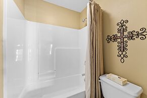 Nature's Mix 2 Bedroom Condo by RedAwning