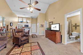 Nature's Mix 2 Bedroom Condo by RedAwning