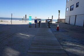 Sunset Square 104 L 2 Bedroom Home by RedAwning