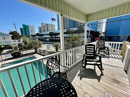 Sunset Square 104 L 2 Bedroom Home by RedAwning