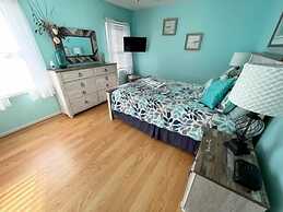 Sunset Square 104 L 2 Bedroom Home by RedAwning