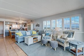 Beach Condo Miles-long Views Sand and Sea, Access to Private Fishing P