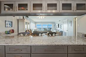 Beach Condo Miles-long Views Sand and Sea, Access to Private Fishing P