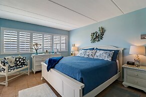 Beach Condo Miles-long Views Sand and Sea, Access to Private Fishing P