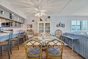 Beach Condo Miles-long Views Sand and Sea, Access to Private Fishing P