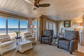 Oceanfront Beach Escape Condo with WiFi by RedAwning