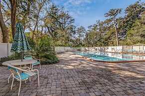 Newly Renovated Condo with Easy Access to Pool and Tennis Courts by Re