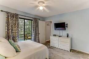 Newly Renovated Condo with Easy Access to Pool and Tennis Courts by Re