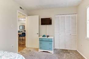 Newly Renovated Condo with Easy Access to Pool and Tennis Courts by Re