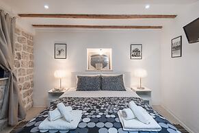 Old Town Center Studio Apartments