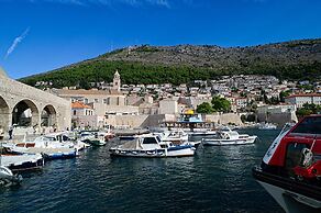 Old Town Center Studio Apartments