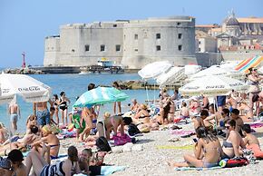Old Town Center Studio Apartments
