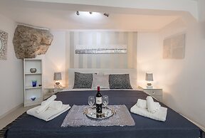 Old Town Center Studio Apartments