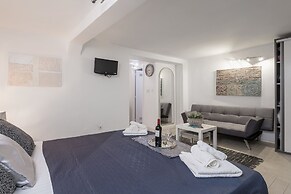 Old Town Center Studio Apartments