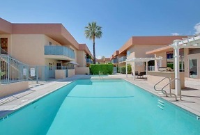 Americana Gardens 118    *30 Day Minimum 2 Bedroom Condo by RedAwning