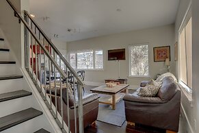 Surfsup!   *30 Day Minimum 3 Bedroom Home by RedAwning