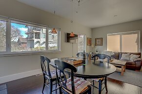 Surfsup!   *30 Day Minimum 3 Bedroom Home by RedAwning