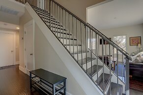 Surfsup!   *30 Day Minimum 3 Bedroom Home by RedAwning