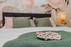 APT Prague Ch. Bridge by Michal&Friends