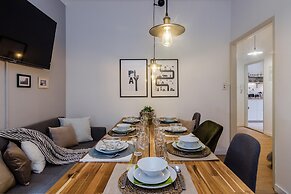 APT Prague Ch. Bridge by Michal&Friends