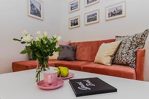 APT Prague Ch. Bridge by Michal&Friends