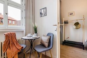 APT Prague Ch. Bridge by Michal&Friends