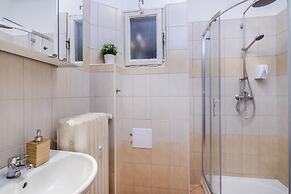 APT Prague Ch. Bridge by Michal&Friends