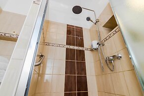 APT Prague Ch. Bridge by Michal&Friends