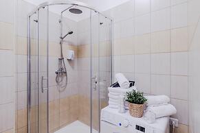 APT Prague Ch. Bridge by Michal&Friends