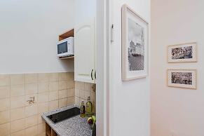 APT Prague Ch. Bridge by Michal&Friends