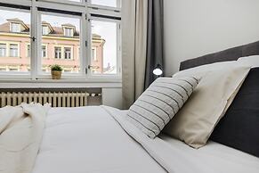 APT Prague Ch. Bridge by Michal&Friends