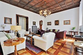 Prestigious Apartment Via Veneto