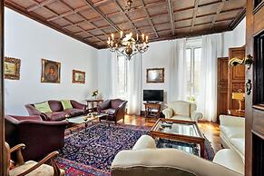 Prestigious Apartment Via Veneto