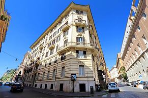 Prestigious Apartment Via Veneto