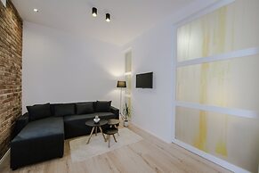 Apartment British Square