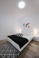 Apartment British Square